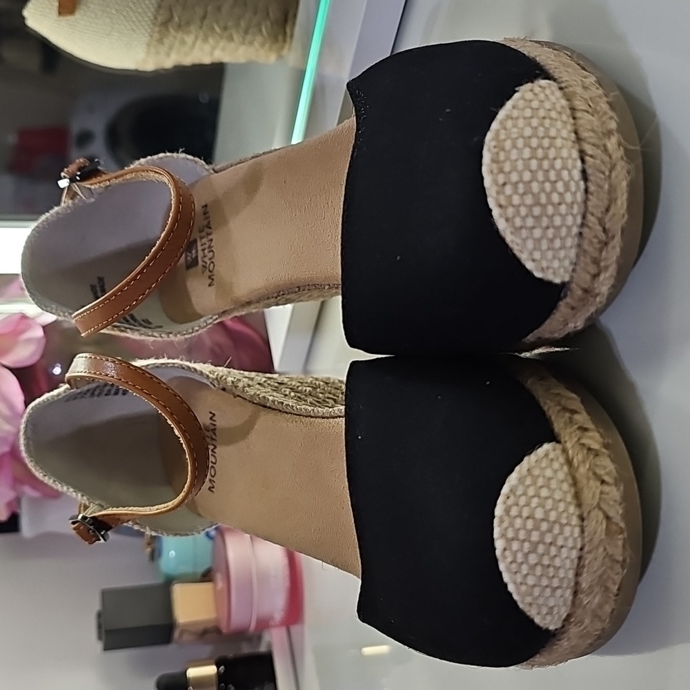 White Mountain Wedges - Picture 7 of 8